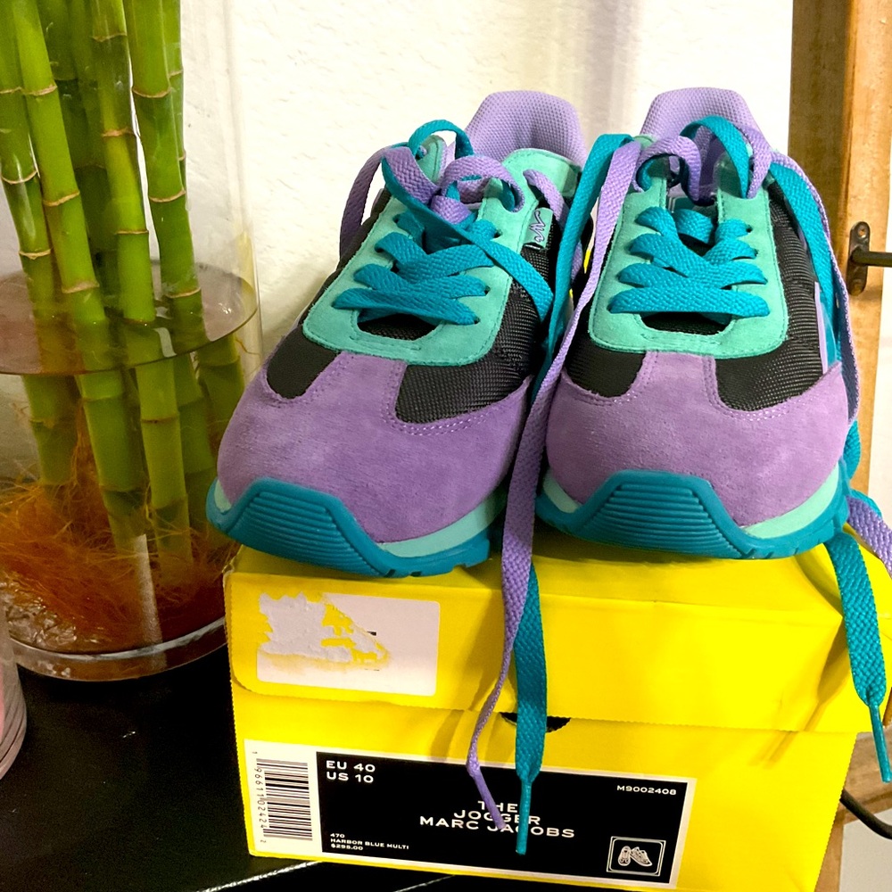 MARC JACOBS “The Jogger” Size 40
New, withh box
